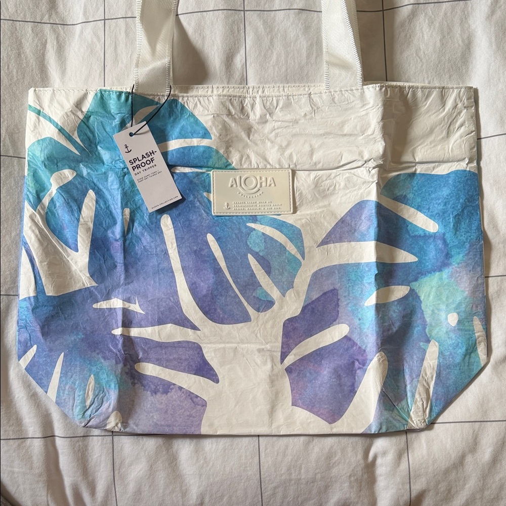 ALOHAS Tropical Blue and Cream Tote